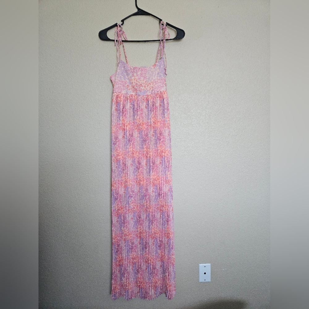 Coco + JaimesonPrinted Sunburst Pleated Maxi Dress